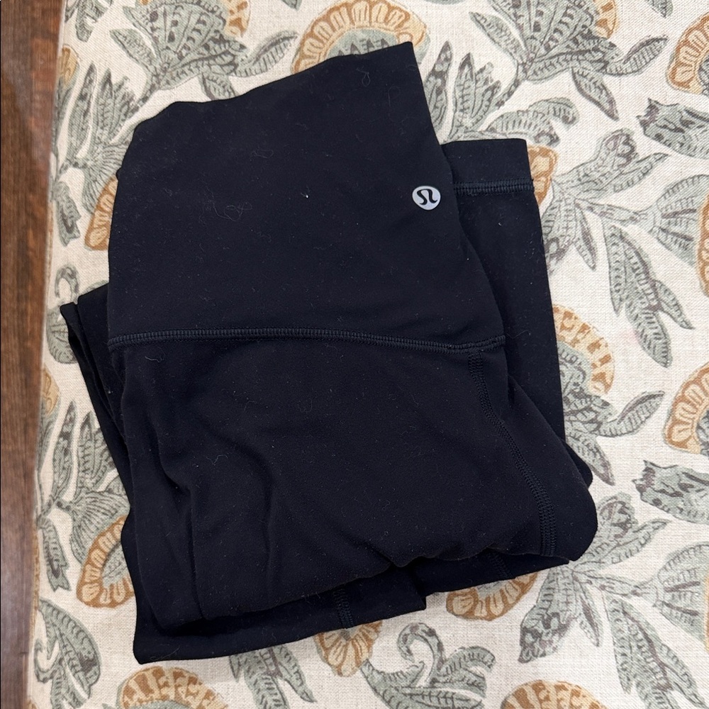 Lululemon high wasted Black Leggings - size 6